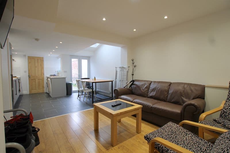 21 Parkfield Place, Cardiff - Image 2