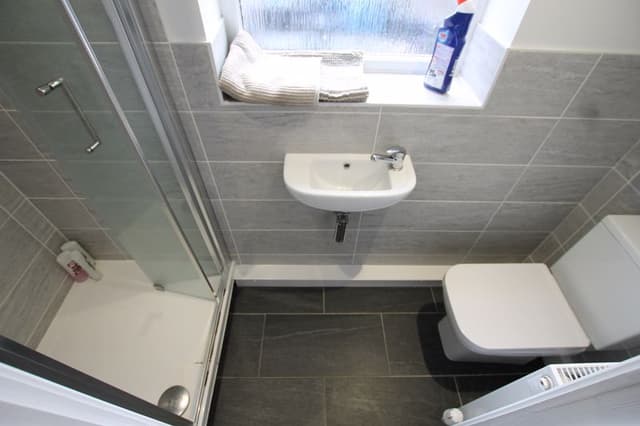 21 Parkfield Place, Cardiff - Image 8
