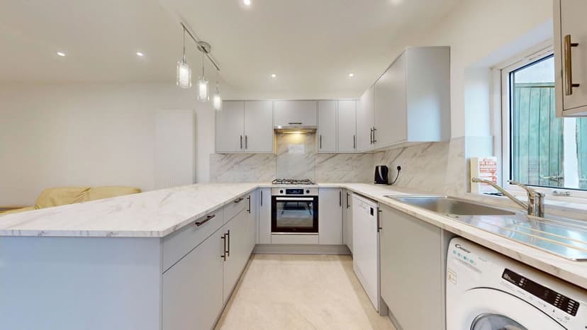 58 Whitchurch Road, Cardiff - Image 2