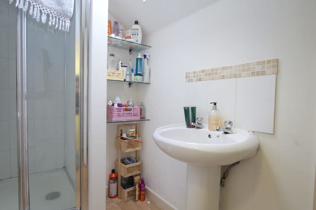 62 Harriet Street, Cardiff - Image 11