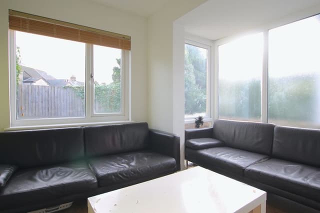 62 Harriet Street, Cardiff - Image 3