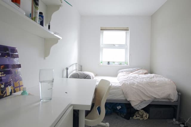 62 Harriet Street, Cardiff - Image 5
