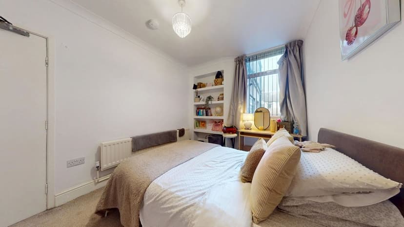 88 Dogfield Street, Cardiff - Image 3