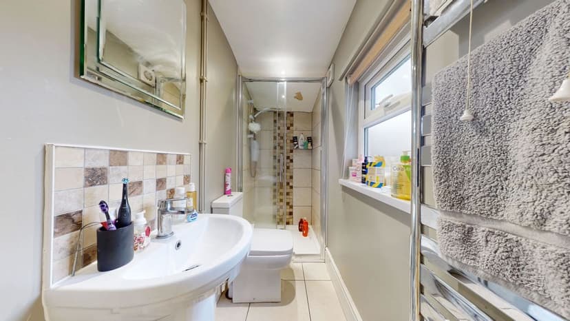 88 Dogfield Street, Cardiff - Image 7