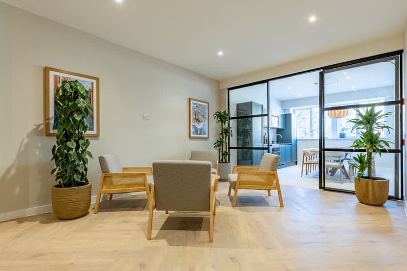 F11 Fitzalan Road, Cardiff - Image 8