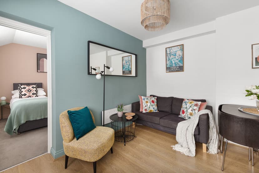 Flat 1, 88  Albany Road, Cardiff - Image 1