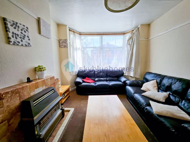 32 Landseer Road, Leicester - Image 2