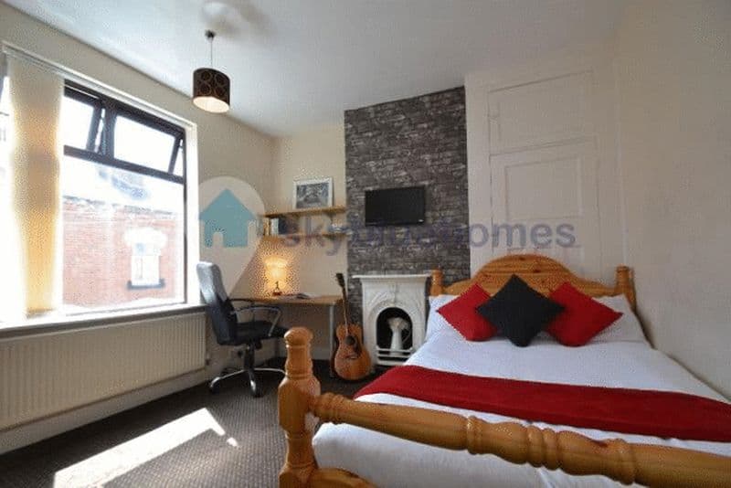 12 Myrtle Road, Leicester - Image 3