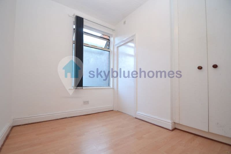 Flat 2, 6 Saffron Road, Wigston - Image 1