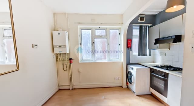 Flat 2, 6 Saffron Road, Wigston - Image 3