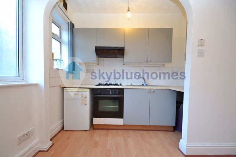 Flat 2, 6 Saffron Road, Wigston - Image 3