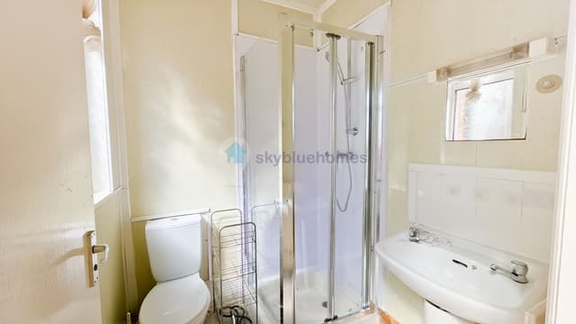 Flat 2, 6 Saffron Road, Wigston - Image 7