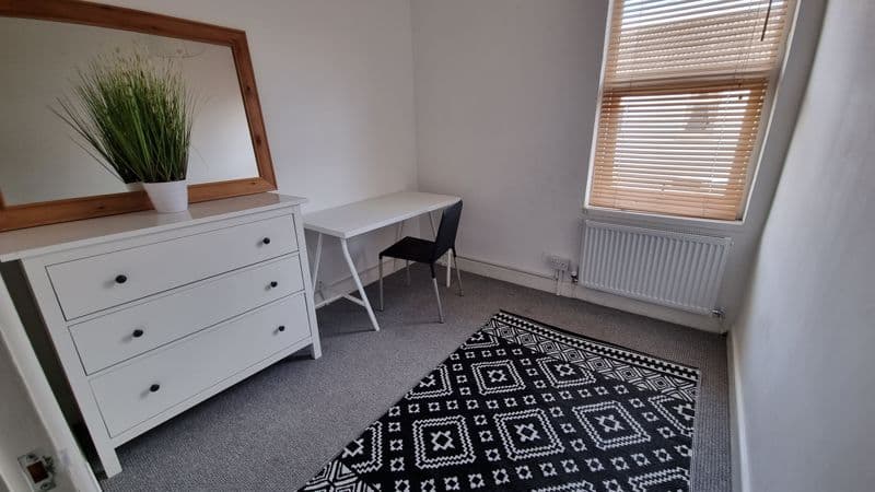 20 Augusta Street, Cardiff - Image 10