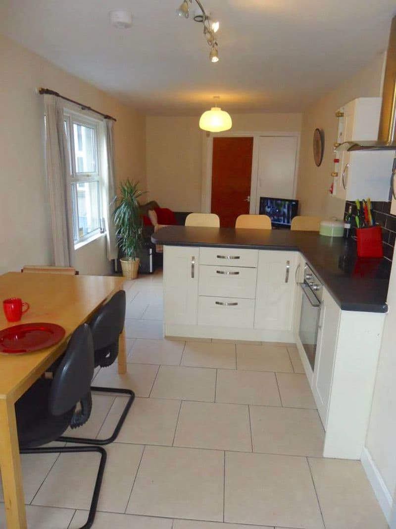 2 Wellfield Place, Cardiff - Image 2