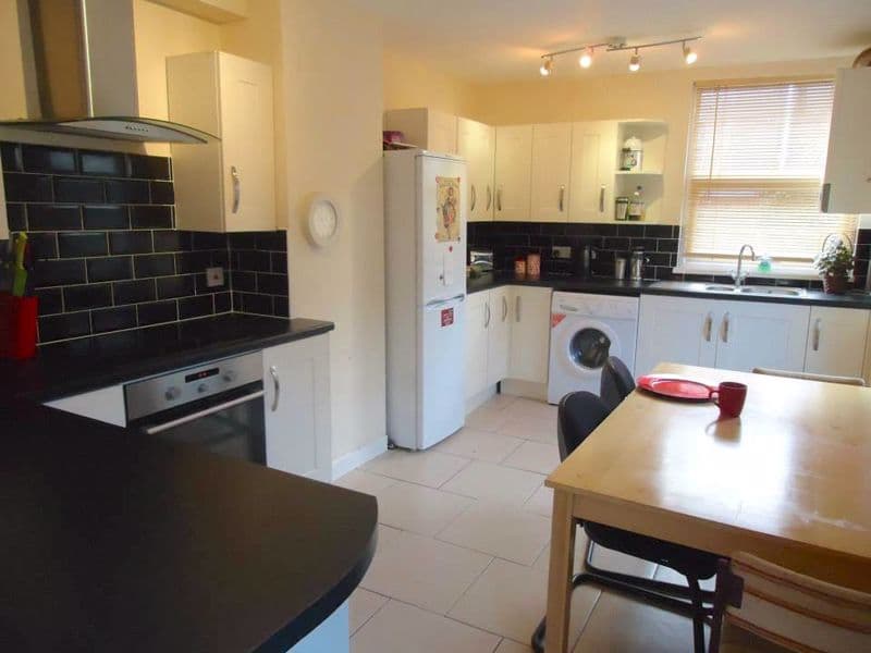 2 Wellfield Place, Cardiff - Image 3