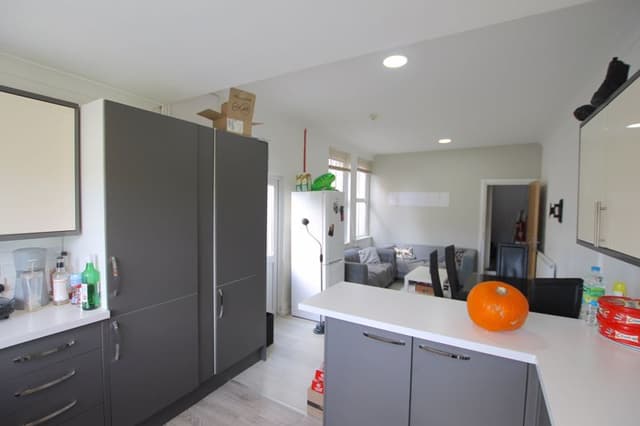 25 Pentyrch Street, Cardiff - Image 2