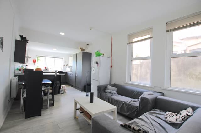 25 Pentyrch Street, Cardiff - Image 6