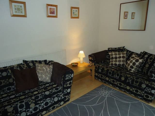 34 Malefant Street, Cardiff - Image 4