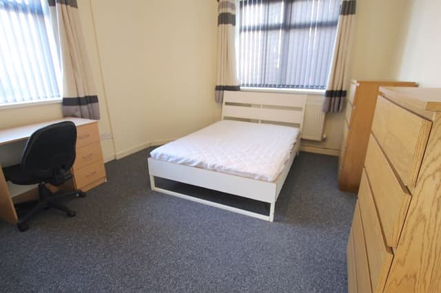 122 Cyfarthfa Street, Cardiff - Image 3