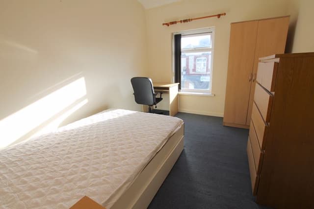 122 Cyfarthfa Street, Cardiff - Image 5