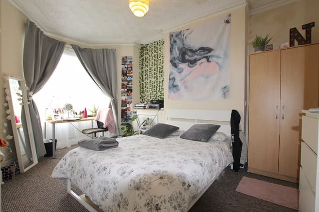 108 Harriet Street, Cardiff - Image 7