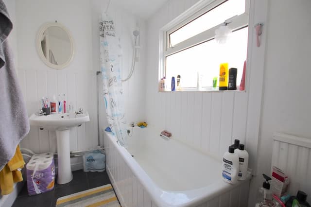 108 Harriet Street, Cardiff - Image 9