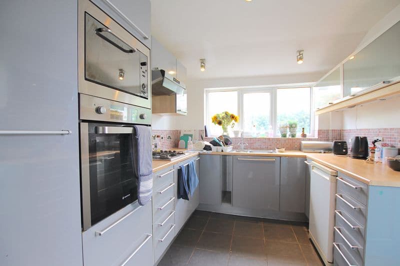 12 Cosmeston Street, Cardiff - Image 2