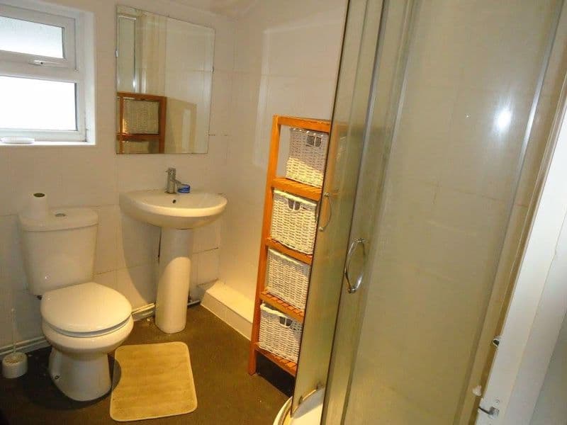 79 Dogfield Street, Cardiff - Image 4