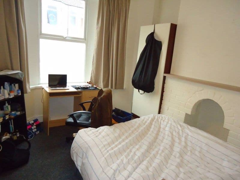 79 Dogfield Street, Cardiff - Image 10