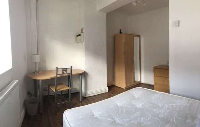 125 Lisvane Street, Cardiff - Image 13