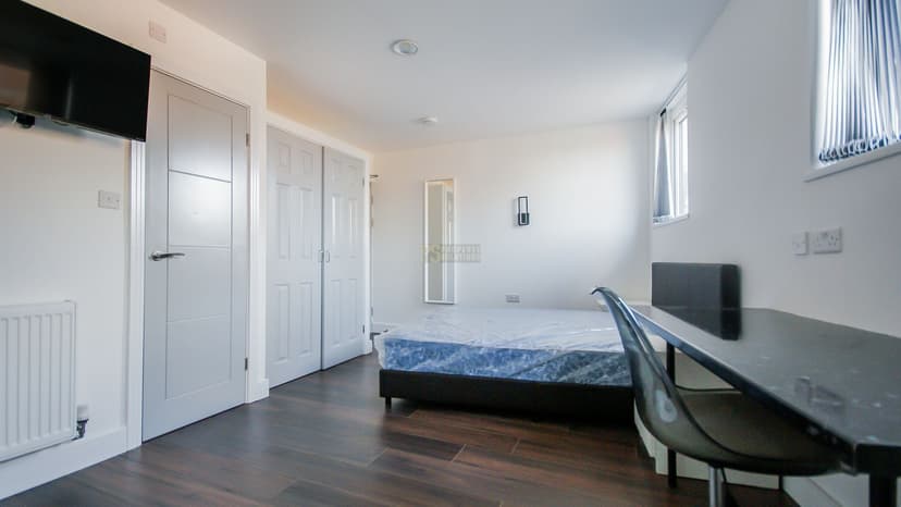 Flat 3 674 Bristol Road - Image 2