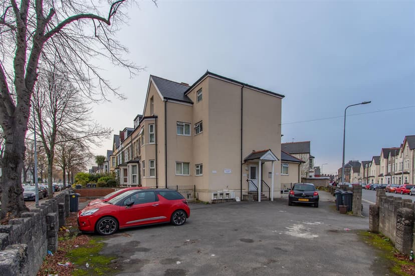 1, 88 Richmond Road - Image 10