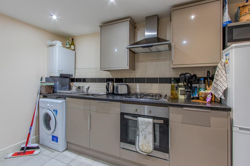 1, 88 Richmond Road - Image 2