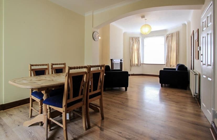 62 Gelligaer Street - Image 2