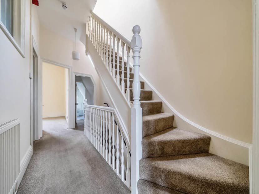 7 Gloucester Road - Image 5