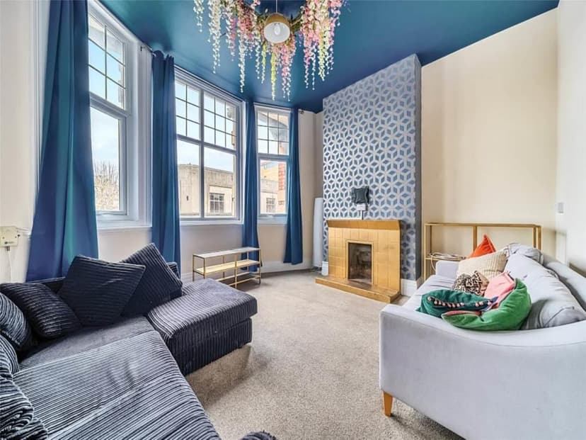 7 Gloucester Road - Image 1