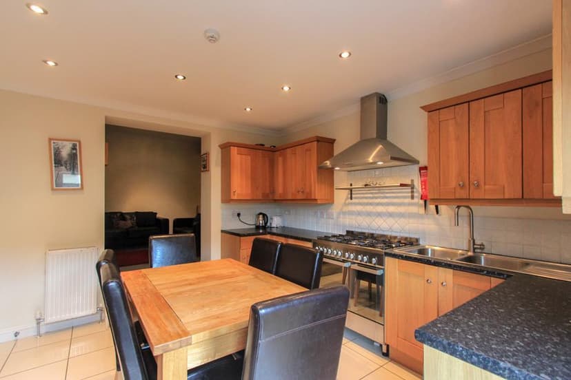 15 Blackweir Terrace - Image 1