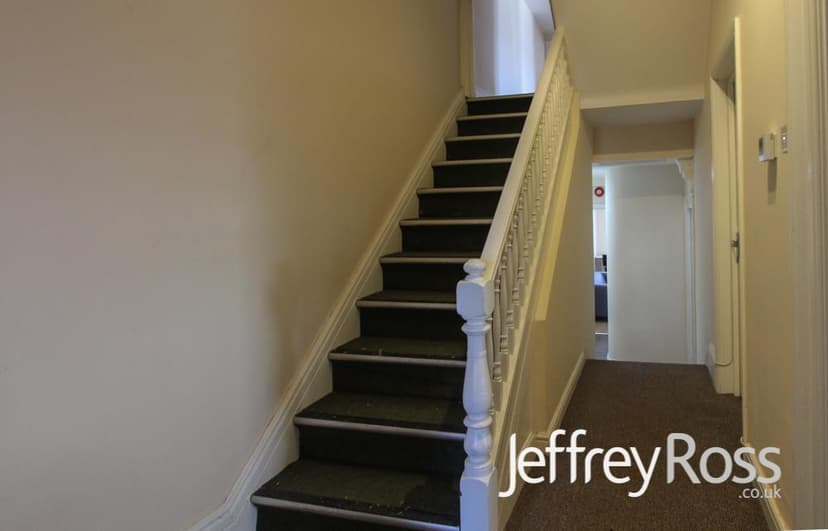 2, 185 Richmond Road - Image 8