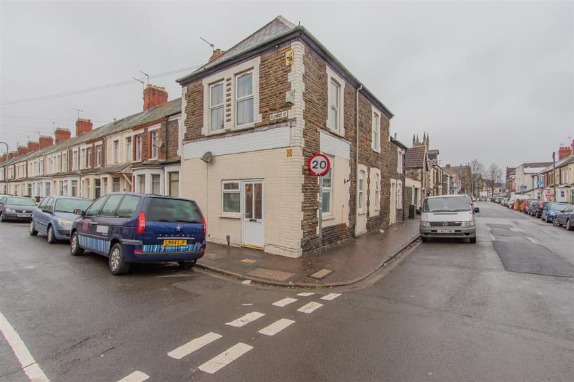 GF, 163 Glenroy Street - Image 8