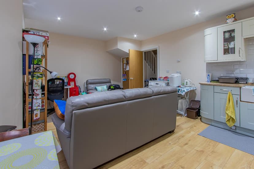 3, 274 North Road - Image 4