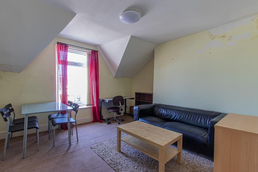 5, 11 Northcote Street - Image 2