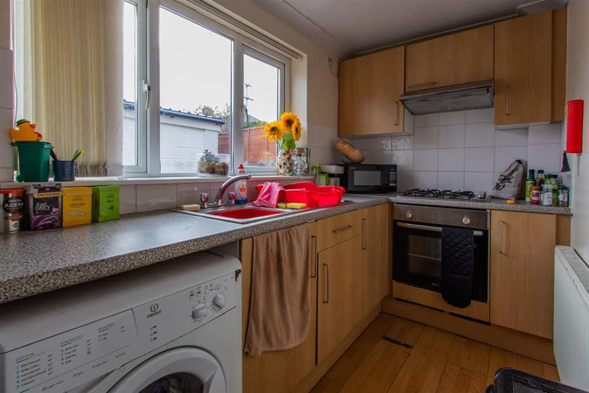 2, 15 Northcote Street - Image 3