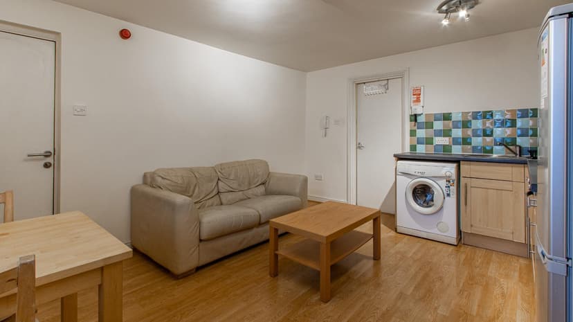 2, 27 Minister Street - Image 3