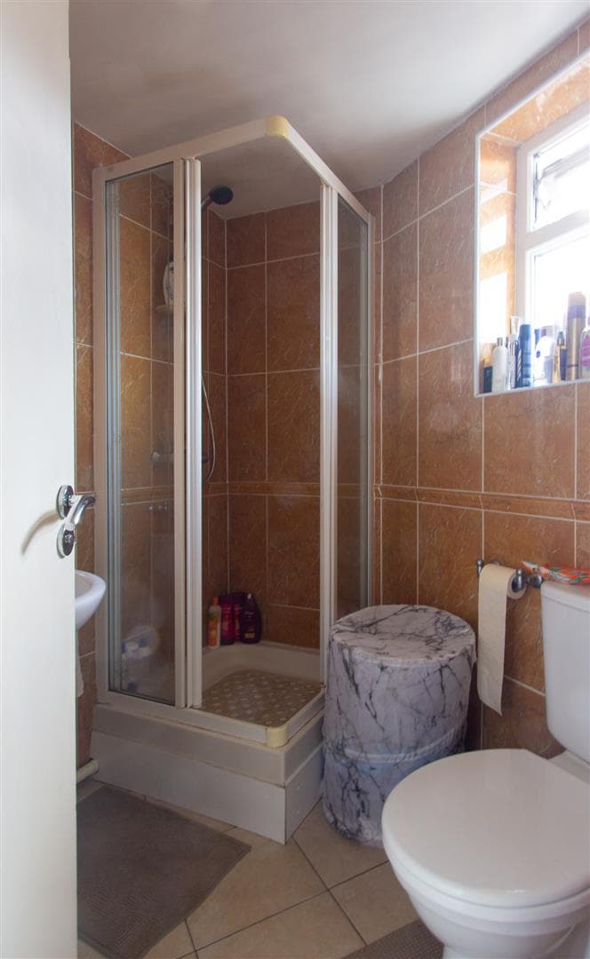 5, 27 Minister Street - Image 5