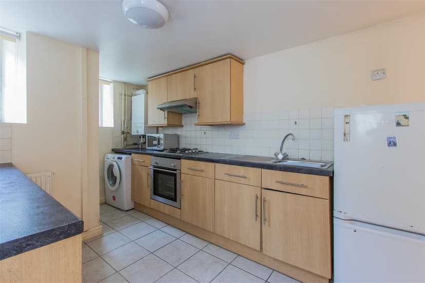 1, 177A Newport Road - Image 4