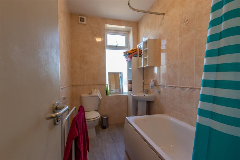 5, 177A Newport Road - Image 4