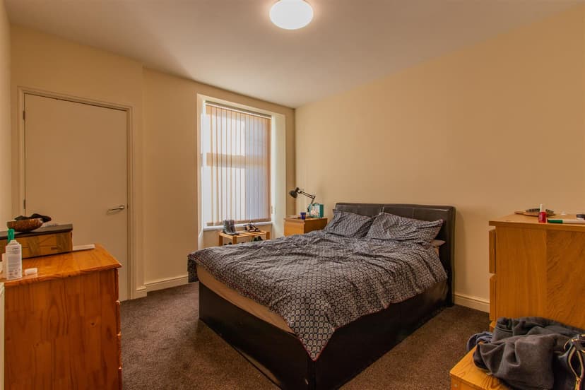 5, 177A Newport Road - Image 3