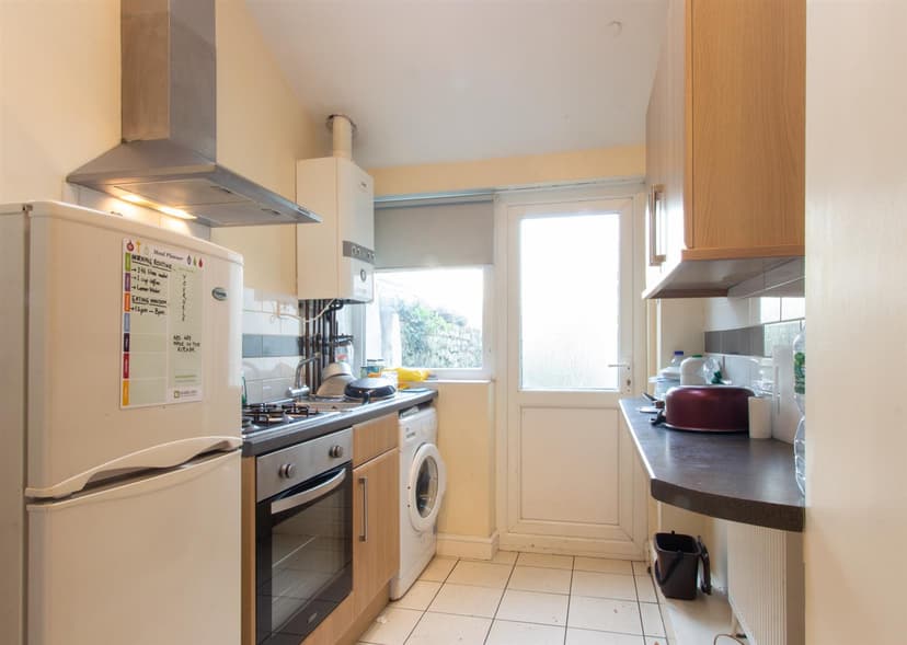 1, 128 Richmond Road - Image 4