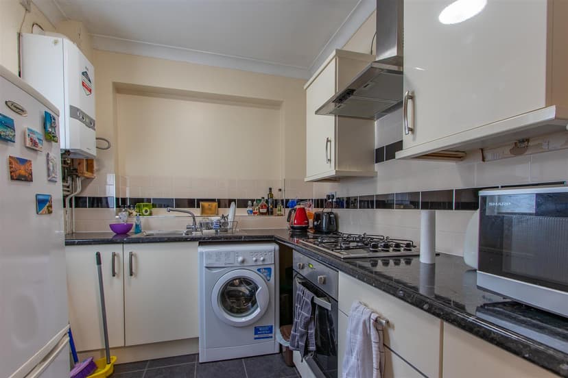 1, 15 Richmond Crescent - Image 3