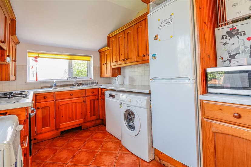 10 Windermere Avenue - Image 4